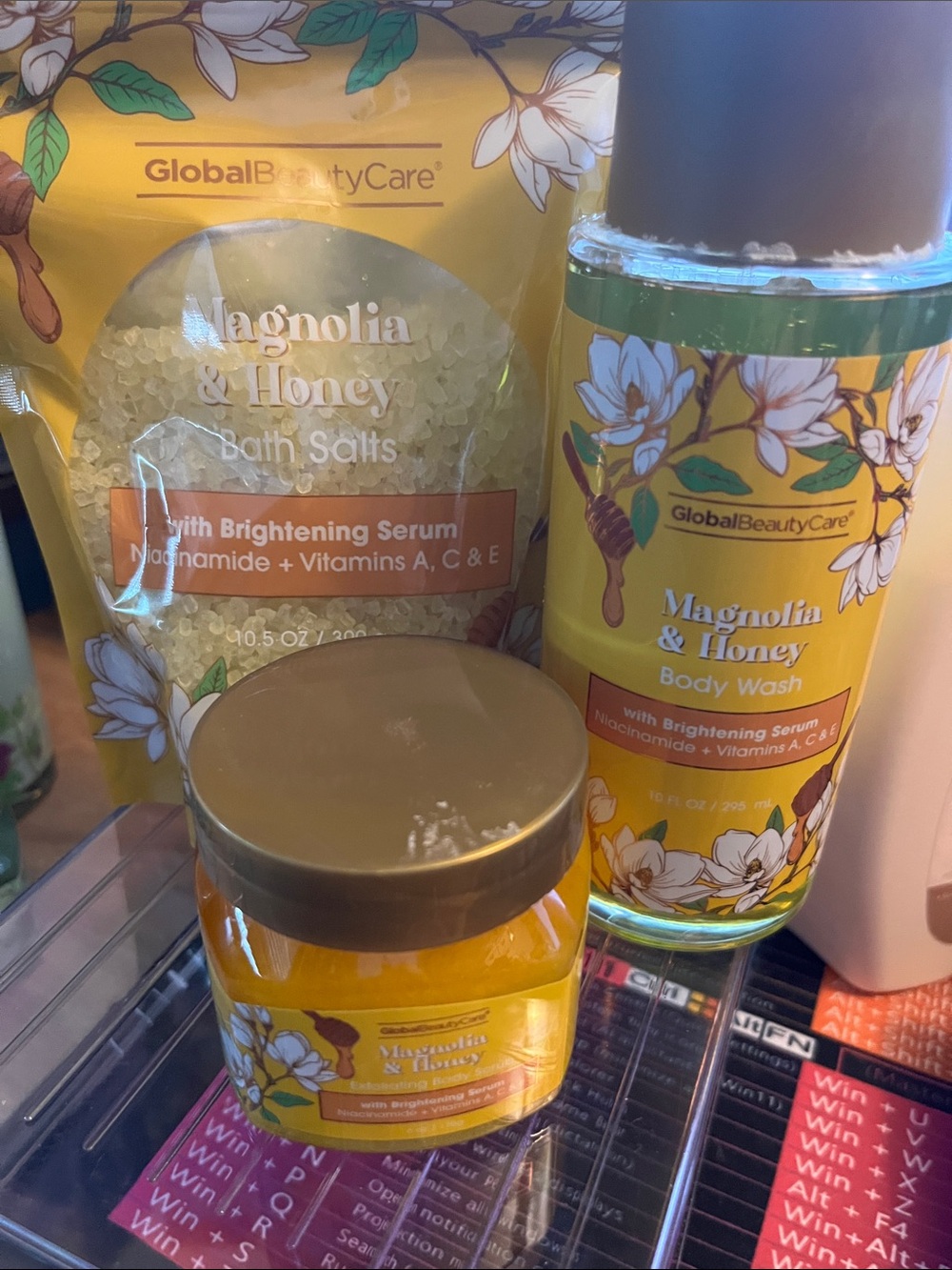 GlobalBeautyCare Magnolia & Honey Bath Set - Yellow